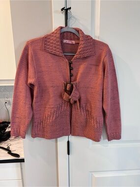 Duke Pink Knit Cardigan Sweater Textured Collar Front Buckle Detail Cozy Layer